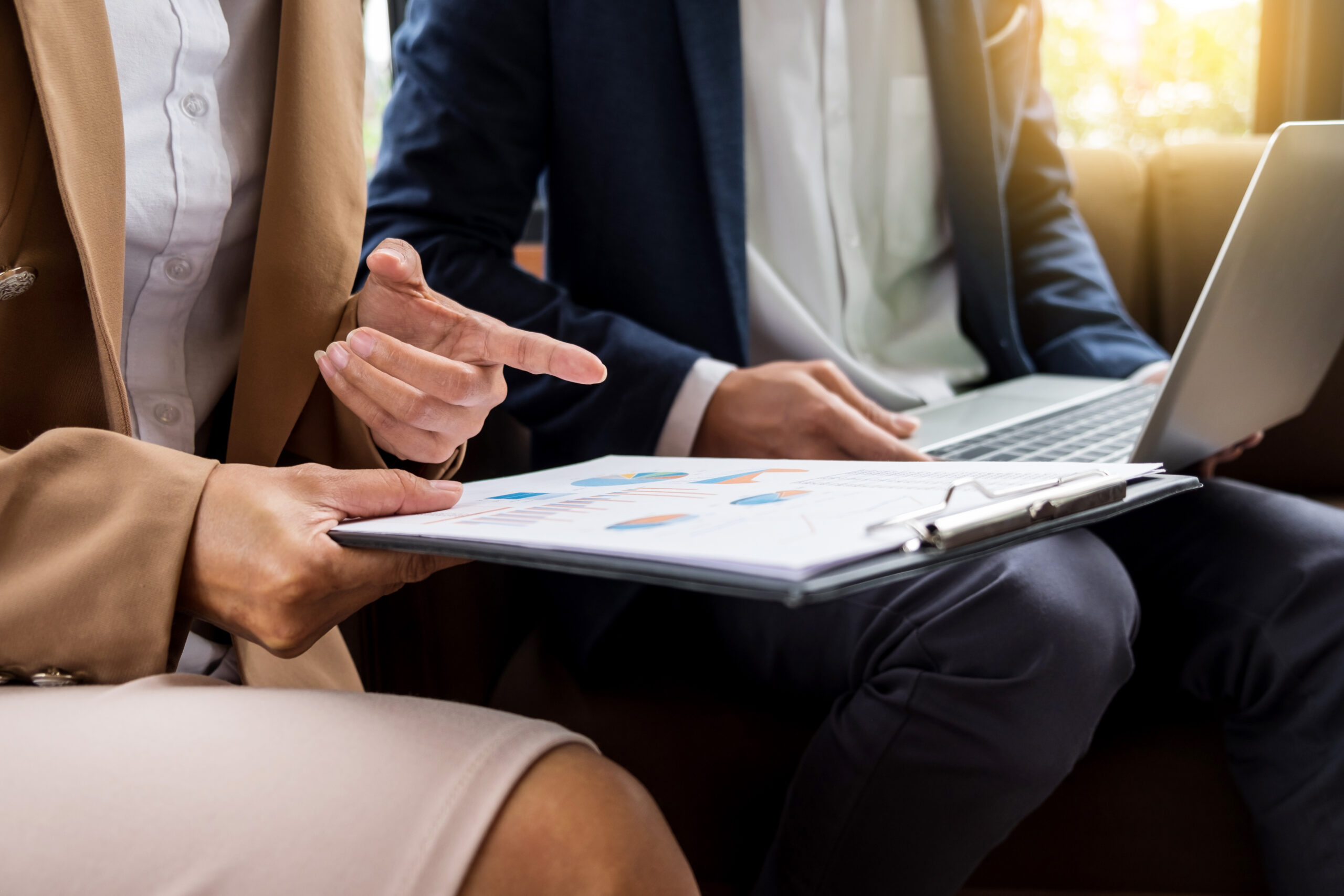 Realizamos un análisis profundo de tu negocio: revisamos tu funnel de ventas, detectamos oportunidades rápidas de mejora. Evaluamos tráfico, conversiones, recorrido del cliente y tus activos digitales para definir una estrategia con bases sólidas.